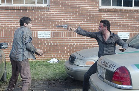 Michael Zegen, Andrew Lincoln - The Walking Dead - 18 Miles Out - Photos