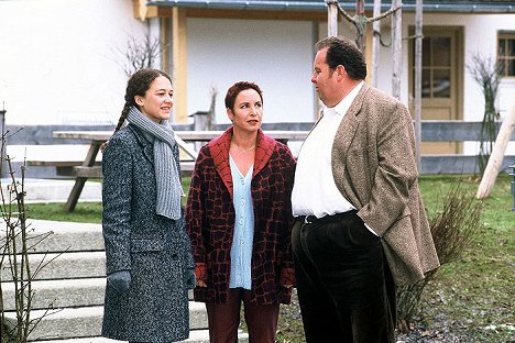 Oona-Devi Liebich, Katerina Jacob, Ottfried Fischer - Der Bulle von Tölz - Tod nach der Disco - Filmfotos