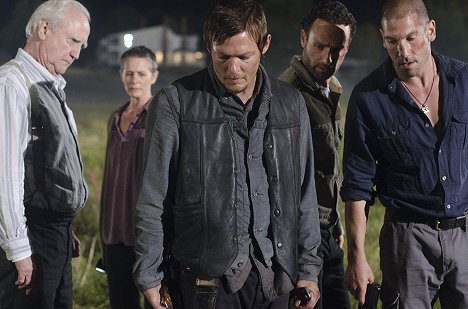 Scott Wilson, Melissa McBride, Norman Reedus, Andrew Lincoln, Jon Bernthal - The Walking Dead - Sorry, Bruder! - Filmfotos