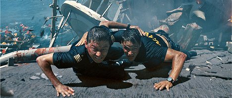 浅野忠信, Taylor Kitsch - Battleship - Photos