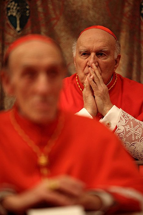 Michel Piccoli - Habemus Papam - Ein Papst büxt aus - Filmfotos