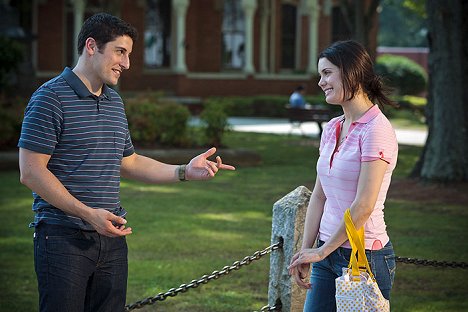 Jason Biggs, Ali Cobrin - American Reunion - Van film