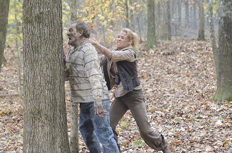 Laurie Holden - The Walking Dead - Près du feu mourant - Film