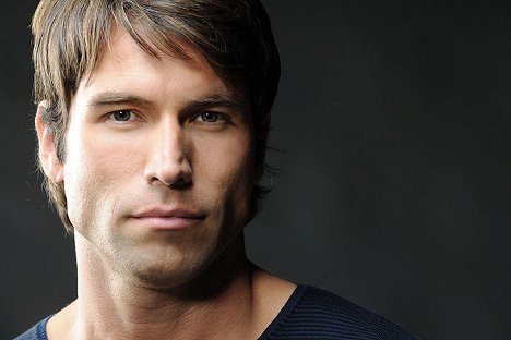 Rafael Amaya - Alguien te Mira - Photos