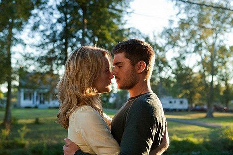 Taylor Schilling, Zac Efron - The Lucky One - Für immer der Deine - Filmfotos