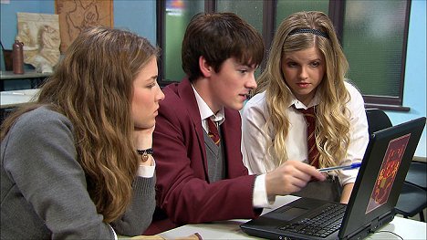 Nathalia Ramos, Brad Kavanagh, Ana Mulvoy-Ten - House of Anubis - De la película