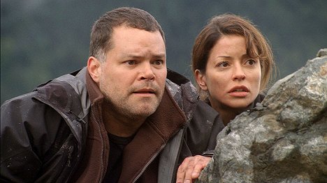 Aaron Douglas, Emmanuelle Vaugier - Les Roches maudites - Film