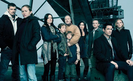 Joel Kinnaman, Mireille Enos, Jamie Anne Allman, Evan Bird, Brent Sexton, Seth Isaac Johnson, Michelle Forbes, Eric Ladin, Billy Campbell, Kristin Lehman - Jälkiä jättämättä - Season 2 - Promokuvat