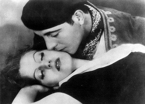 Greta Garbo, Ricardo Cortez - Entre naranjos - De la película