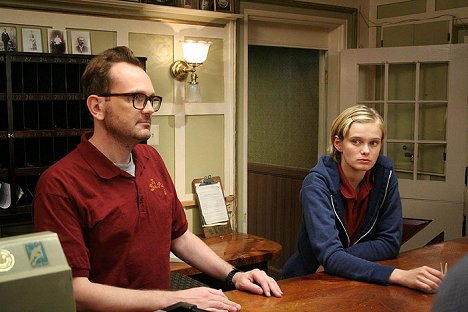 Pat Healy, Sara Paxton - The Innkeepers - Photos