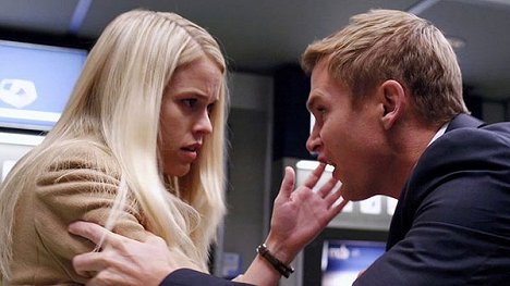 Alice Eve, Brian Geraghty - ATM - Tödliche Falle - Filmfotos