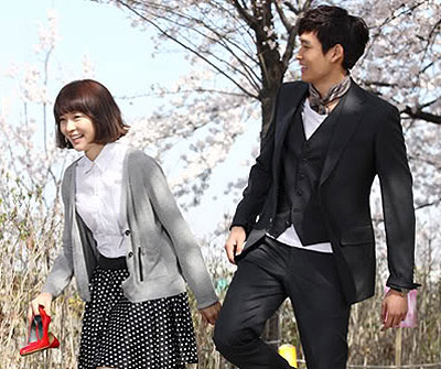 Yoo-ri Seong, Kyeo-woon Jeong - Romaenseu tawoon - Do filme