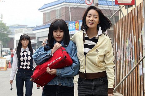 Bo-ra Nam, Eun-Kyung Shim, So-ra Kang - Sseoni - Z filmu