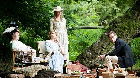 Clémence Poésy, Marie-Josée Croze, Eddie Redmayne - Birdsong - Van film