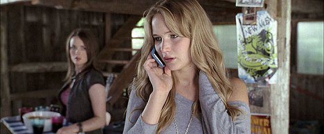 Jennifer Lawrence - House at the End of the Street - Photos