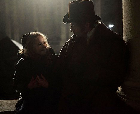 Isabelle Allen, Hugh Jackman - Les Misérables - Filmfotos