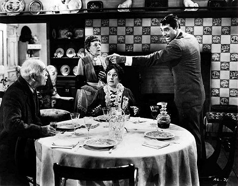 Jean Adair, Josephine Hull, Cary Grant - Arsenic and Old Lace - Van film