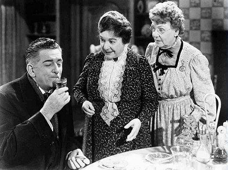 Edward Everett Horton, Josephine Hull, Jean Adair - Arsénico por compasión - De la película