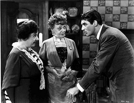 Josephine Hull, Jean Adair, Cary Grant - Arsenic and Old Lace - Van film