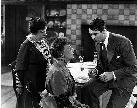 Josephine Hull, Jean Adair, Cary Grant - Arsénico por compasión - De la película
