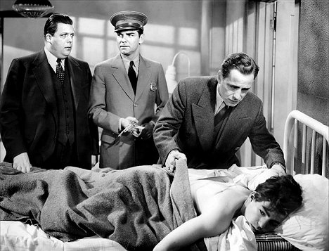 Cy Kendall, Weldon Heyburn, Humphrey Bogart, Bernard Punsly - Crime School - Film
