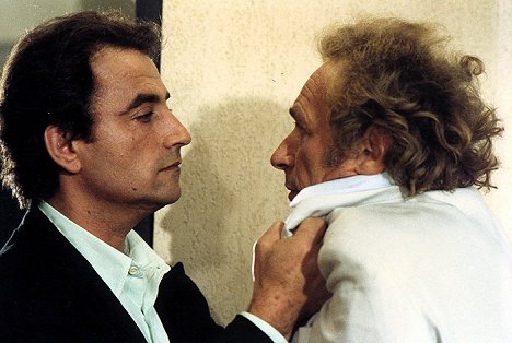 Richard Bohringer, Pierre Richard - À gauche en sortant de l'ascenseur - De la película
