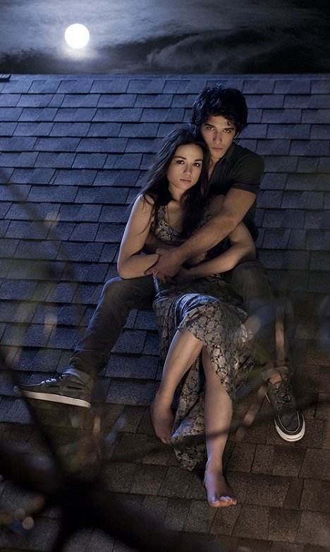Crystal Reed, Tyler Posey - Teen Wolf - Promo