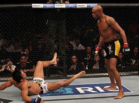 Anderson Silva - UFC 134: Silva vs. Okami - Van film