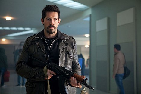 Scott Adkins - Los mercenarios 2 - De la película