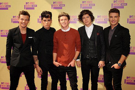 Louis Tomlinson, Zayn Malik, Niall Horan, Harry Styles, Liam Payne - 2012 MTV Video Music Awards - Van film
