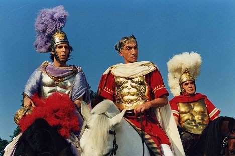 Roberto Benigni, Gottfried John, Beppe Chierici - Asterix i Obelix kontra Cezar - Z filmu