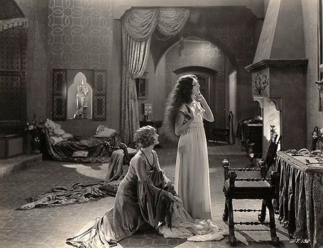 Helene Costello, Mary Astor - Don Juan - Filmfotos