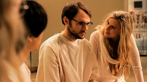 Christopher Denham, Brit Marling - Dívka z budoucnosti - Z filmu