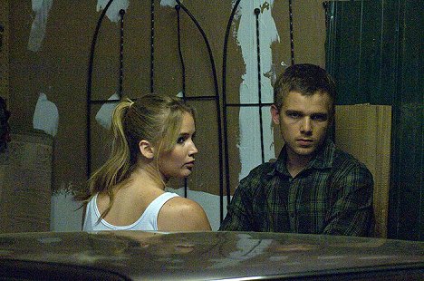 Jennifer Lawrence, Max Thieriot - House at the End of the Street - Filmfotos
