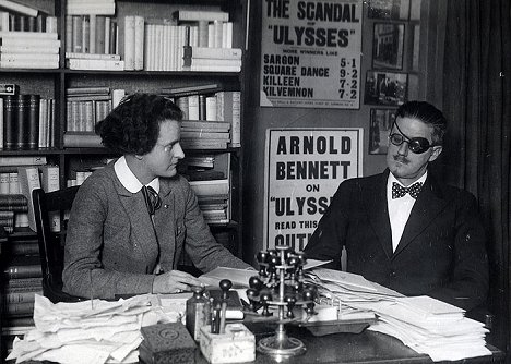 Sylvia Beach, James Joyce - Paris: The Luminous Years - De la película