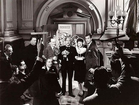 Lynne Overman, Adolphe Menjou, Ginger Rogers, George Montgomery - Roxie Hart - Filmfotók