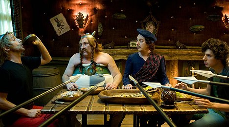 Edouard Baer, Gérard Depardieu, Guillaume Gallienne, Vincent Lacoste - Asterix a Obelix ve službách Jejího Veličenstva - Z filmu