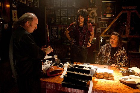 Paul Giamatti, Russell Brand, Alec Baldwin - Rock of Ages - Filmfotos