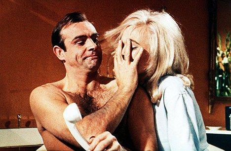Sean Connery, Shirley Eaton - Goldfinger - Film