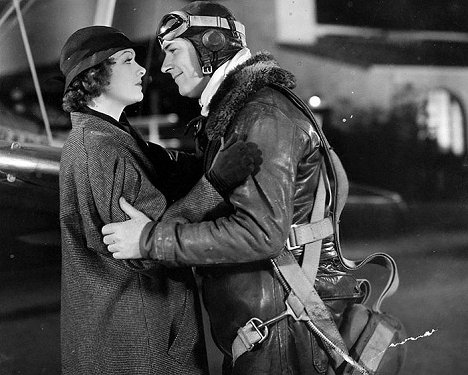 Myrna Loy, William Gargan - Night Flight - Filmfotos