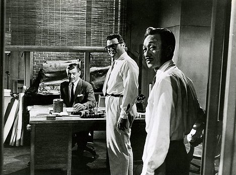Clark Gable, Jack Kruschen - Le Rendez-vous de Hong Kong - Film
