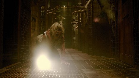 Adelaide Clemens - Návrat do Silent Hill 3D - Z filmu
