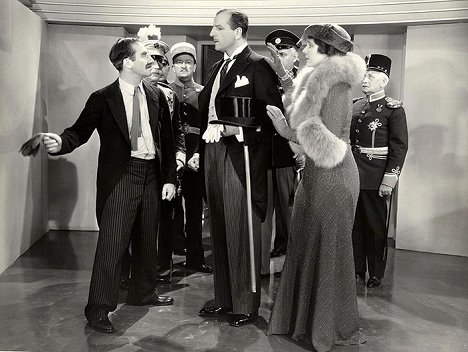 Groucho Marx, Louis Calhern, Margaret Dumont - Kachní polévka - Z filmu