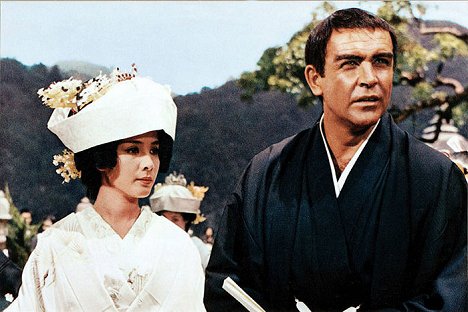 Mie Hama, Sean Connery - You Only Live Twice - Photos