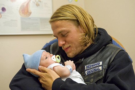 Charlie Hunnam - Sons of Anarchy - Van film