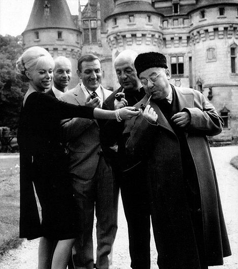 Mireille Darc, Charles Millot, Lino Ventura, Bernard Blier, Francis Blanche - The Great Spy Chase - Photos