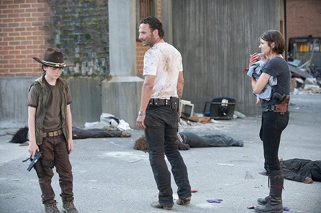 Chandler Riggs, Andrew Lincoln, Lauren Cohan - The Walking Dead - A bennünk lakozó gyilkos - Filmfotók