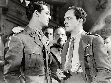 Cary Grant, Fredric March - The Eagle and the Hawk - Filmfotos