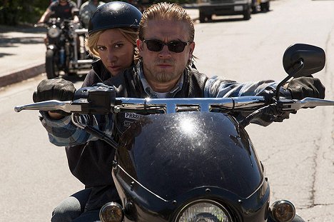Ashley Tisdale, Charlie Hunnam - Sons of Anarchy - Photos