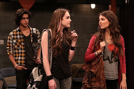 Avan Jogia, Elizabeth Gillies, Victoria Justice - Victorious - Film